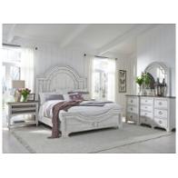 Bed / Dresser / Mirror / Nightstand