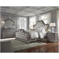 Bed / Dresser / Mirror / Nightstand