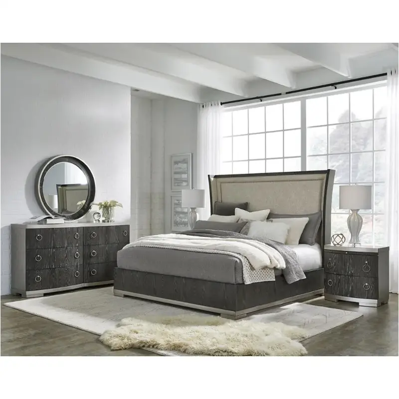 Bed / Dresser / Mirror / Nightstand