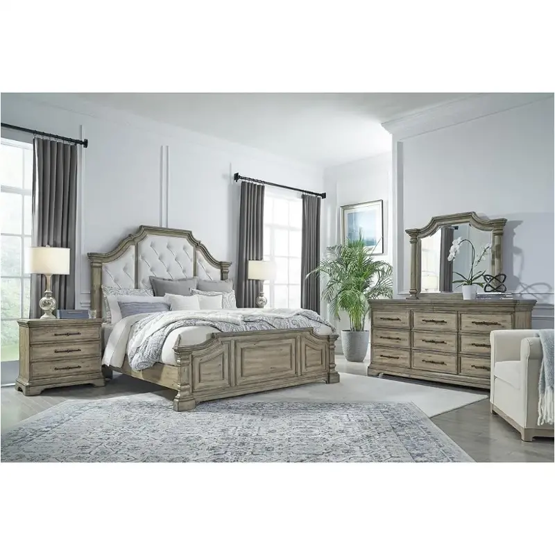 Bed / Dresser / Mirror / Nightstand