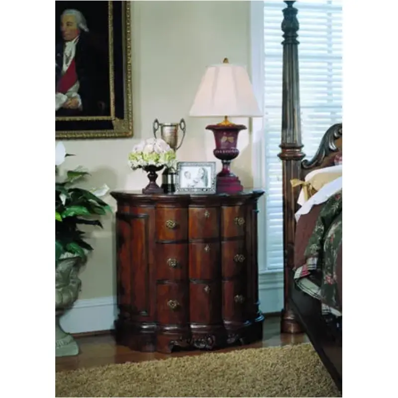 242142 Pulaski Furniture Edwardian Accent Furniture Accent Chest