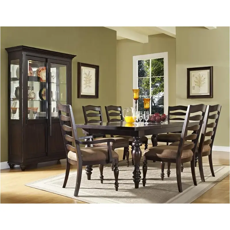 546261 Pulaski Furniture Wedgewood Arm Chair