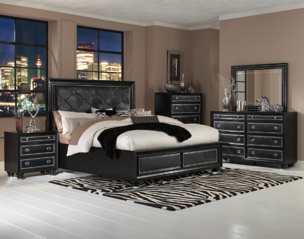 Bed / Dresser / Mirror / Nightstand