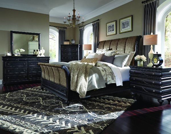 Bed / Dresser / Mirror / Nightstand