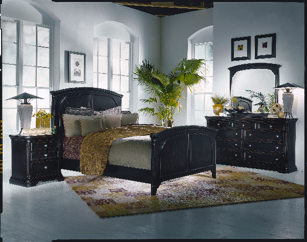 Bed / Dresser / Mirror / Nightstand