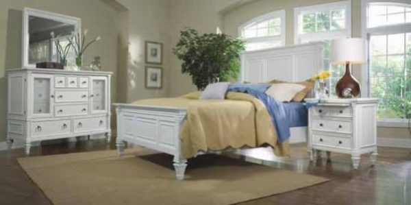 Bed / Dresser / Mirror / Nightstand