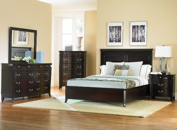 Bed / Dresser / Mirror / Nightstand