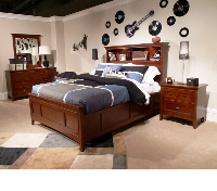 Bed / Dresser / Mirror / Nightstand