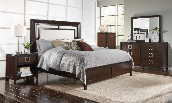 Bed / Dresser / Mirror / Nightstand