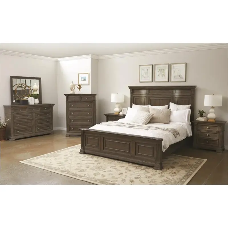 Bed / Dresser / Mirror / Nightstand