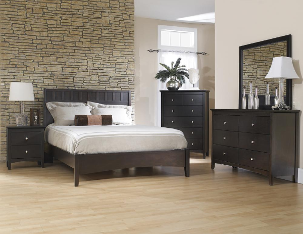 Bed / Dresser / Mirror / Nightstand