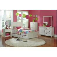 Bed / Dresser / Mirror / Nightstand