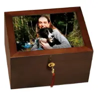 800138 Howard Miller Fidelis Iii Accent Furniture Accent Chest