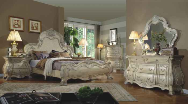 Bed / Dresser / Mirror / Nightstand