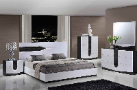 Bed / Dresser / Mirror / Nightstand
