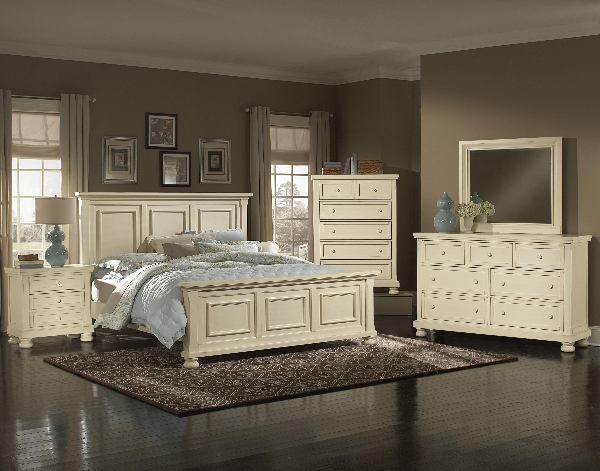 Bed / Dresser / Mirror / Nightstand