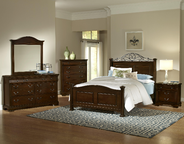 Bed / Dresser / Mirror / Nightstand