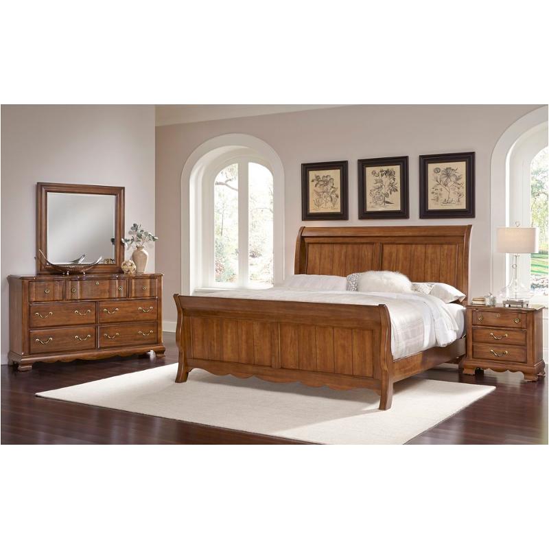 Bed / Dresser / Mirror / Nightstand