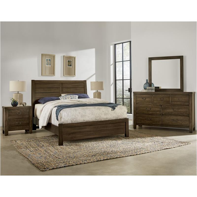 Bed / Dresser / Mirror / Nightstand