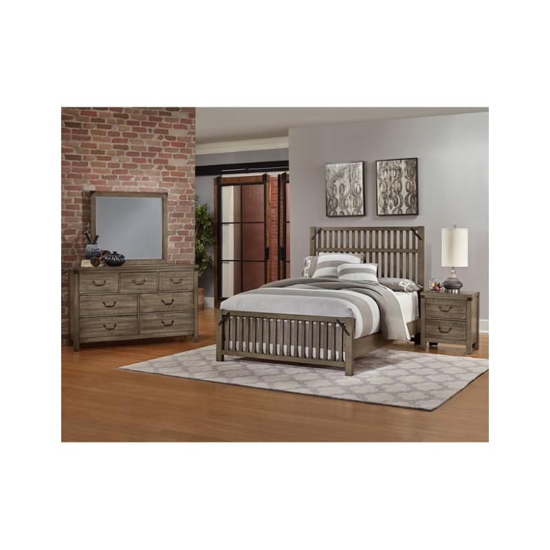Bed / Dresser / Mirror / Nightstand