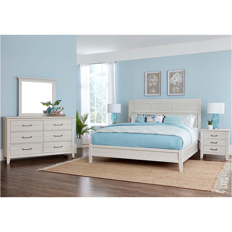 Bed / Dresser / Mirror / Nightstand