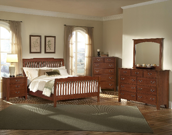 Bed / Dresser / Mirror / Nightstand