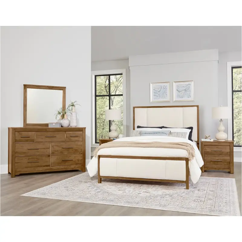 Bed / Dresser / Mirror / Nightstand