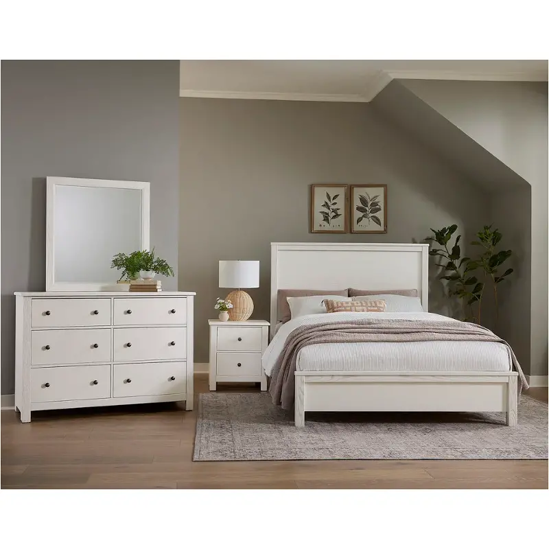 Bed / Dresser / Mirror / Nightstand