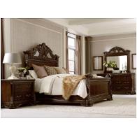 Bed / Dresser / Mirror / Nightstand