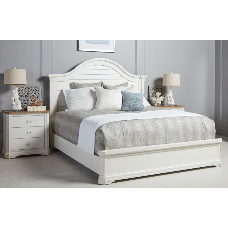 Bed / Dresser / Mirror / Nightstand