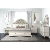 Bed / Dresser / Mirror / Nightstand