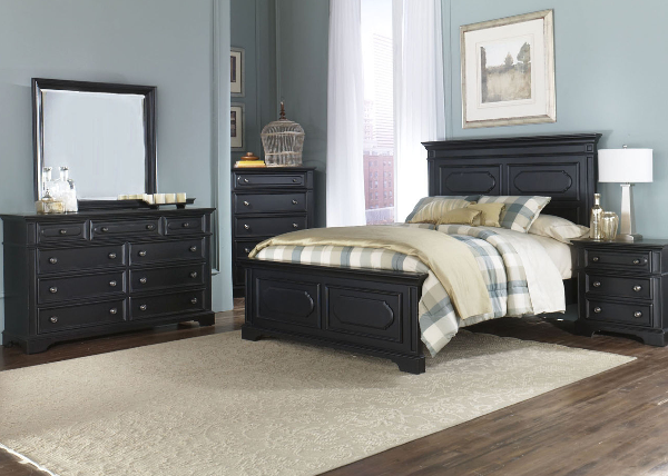 Bed / Dresser / Mirror / Nightstand