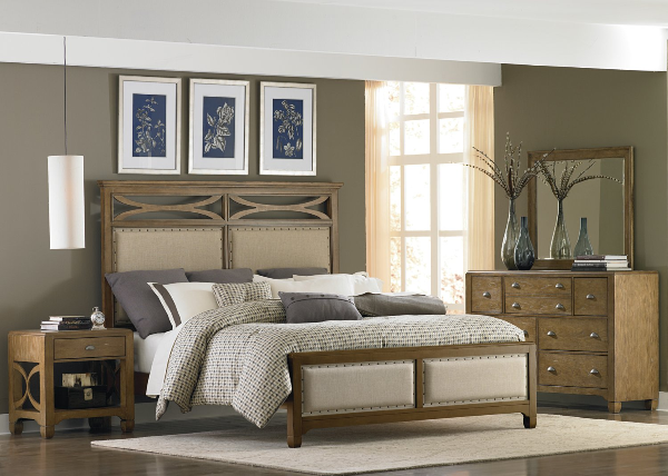 Bed / Dresser / Mirror / Nightstand