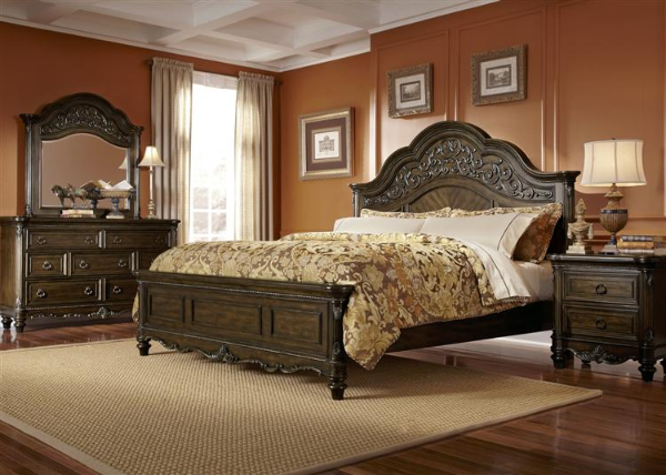 Bed / Dresser / Mirror / Nightstand