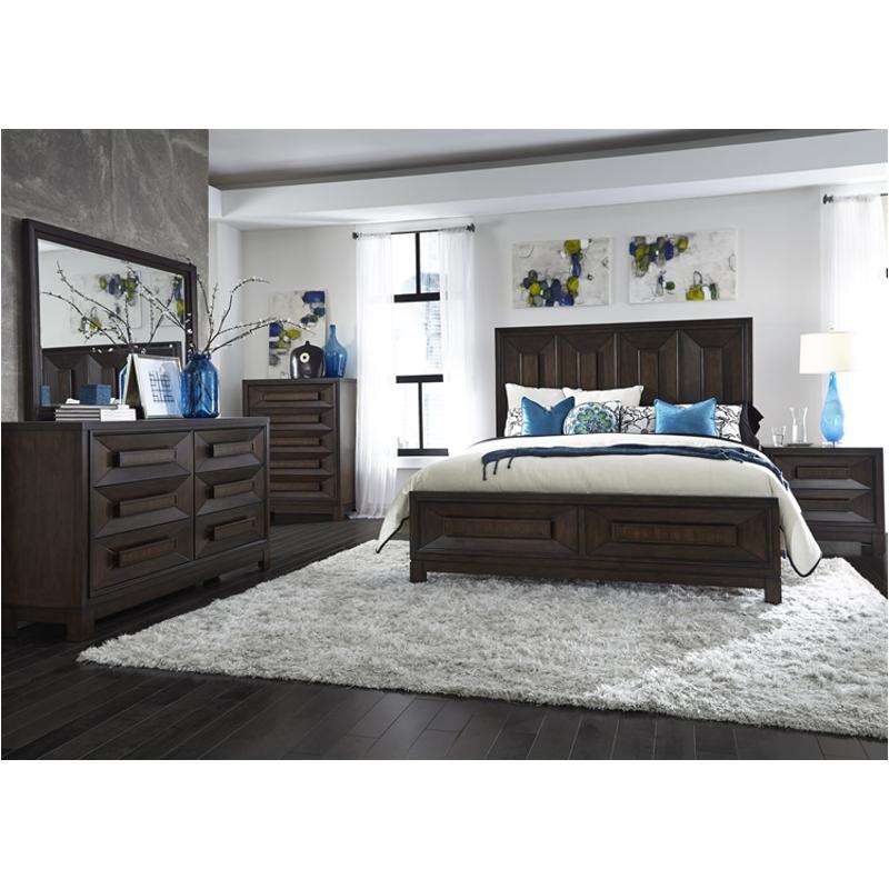 Bed / Dresser / Mirror / Nightstand