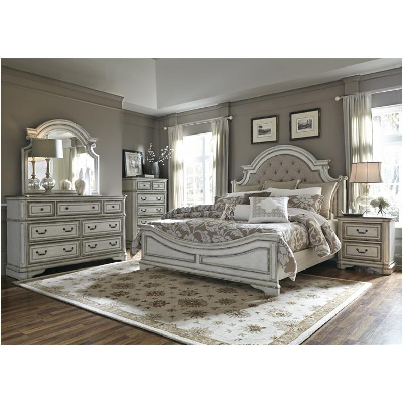 Bed / Dresser / Mirror / Nightstand