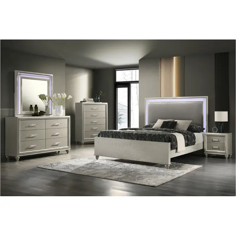 Bed / Dresser / Mirror / Nightstand