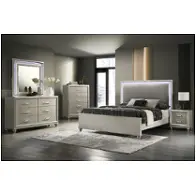Bed / Dresser / Mirror / Nightstand