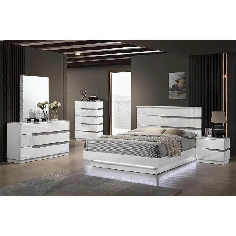 B69-110 New Classic Furniture Paradox King Panel Bed - White