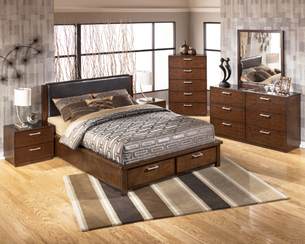Bed / Dresser / Mirror / Nightstand