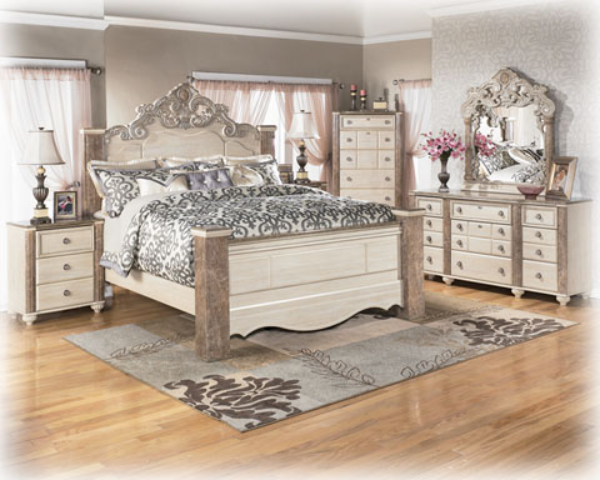 Bed / Dresser / Mirror / Nightstand