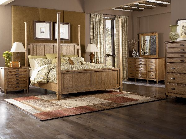 Bed / Dresser / Mirror / Nightstand