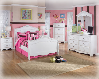 Bed / Dresser / Mirror / Nightstand