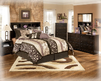 Bed / Dresser / Mirror / Nightstand