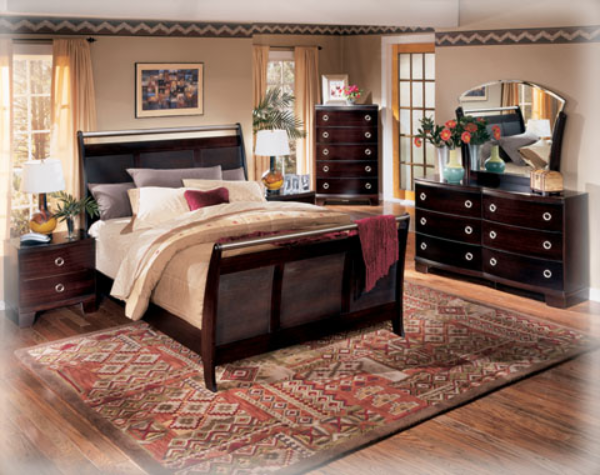 Bed / Dresser / Mirror / Nightstand