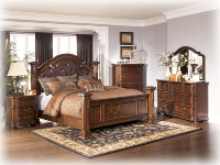 Bed / Dresser / Mirror / Nightstand
