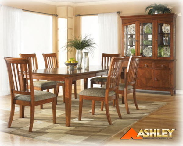 Table & 4 Chairs