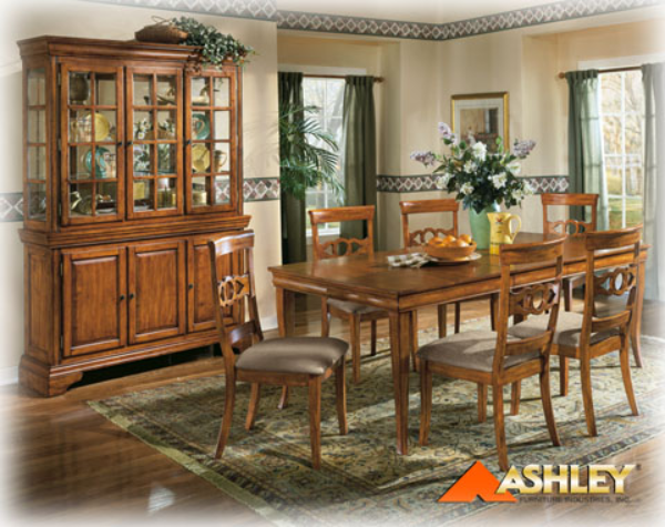 Table & 4 Chairs