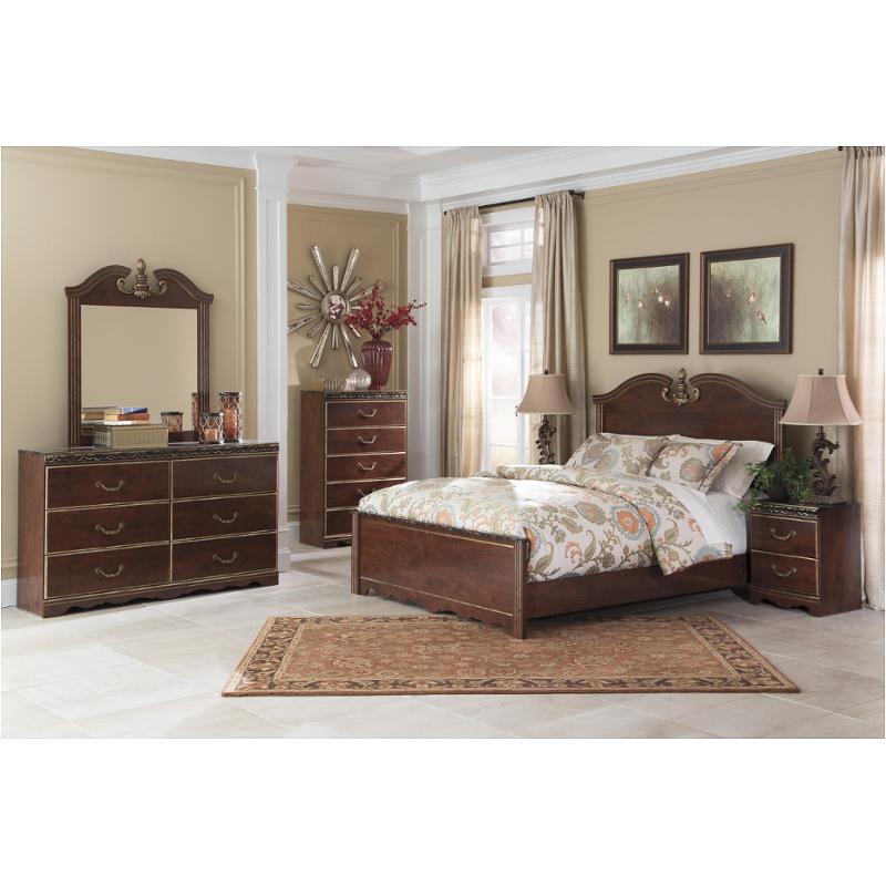 Bed / Dresser / Mirror / Nightstand