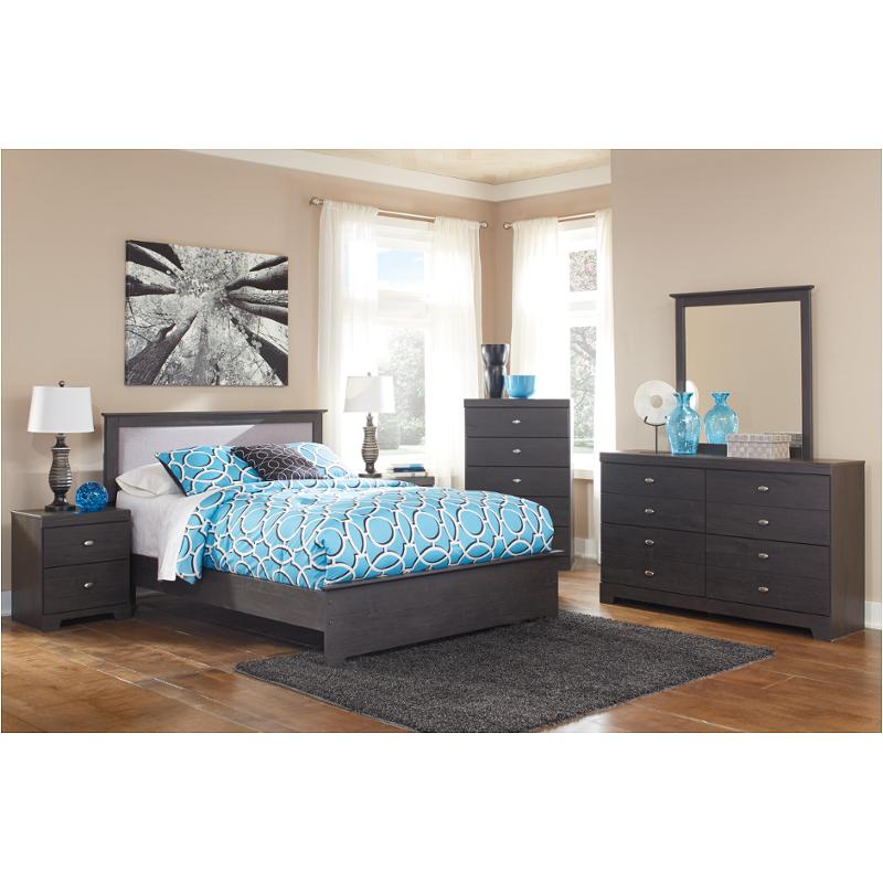Bed / Dresser / Mirror / Nightstand
